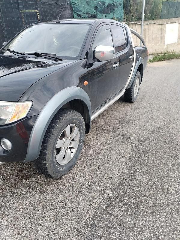 Usata Mitsubishi L200 167 CV (122 kW) 2008 Nero Pick-up