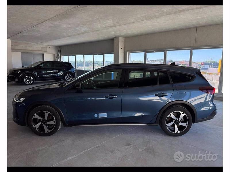 Usata Ford Focus Active 125 CV (91 kW) 2023 Desert island blue Station wagon