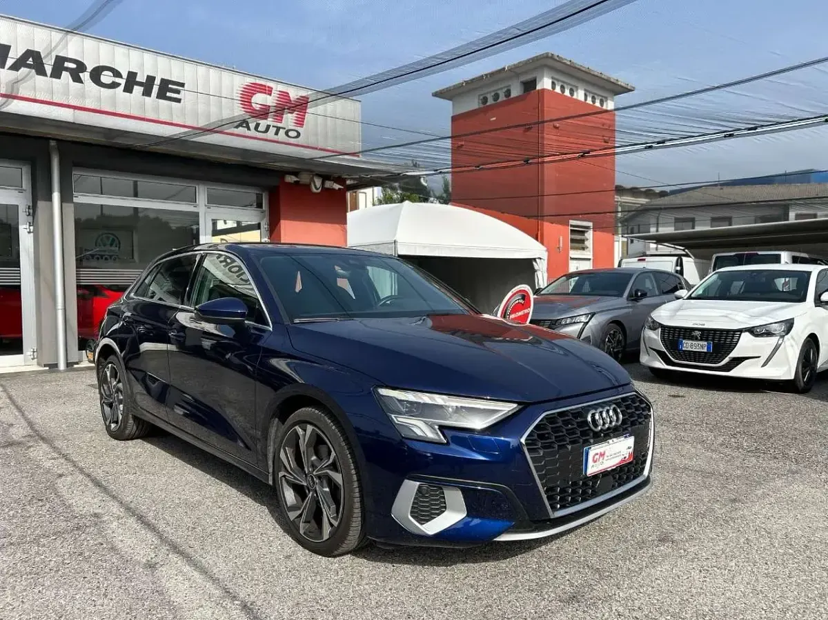Usata Audi A3 150 CV (110 kW) 2022 Blu/azzurro Berlina