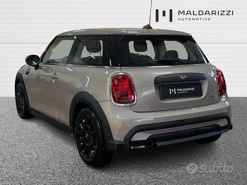 Usata Mini ONE 101 CV (74 kW) 2021 Grigio Utilitaria