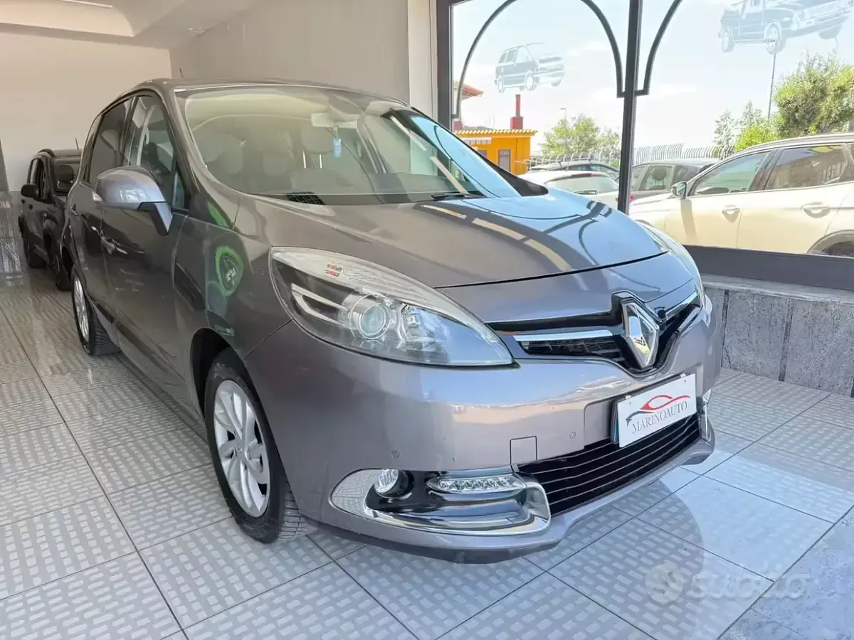 Usata Renault Scenic E-Tech XMOD 110 CV (80 kW) 2013 Grigio Berlina