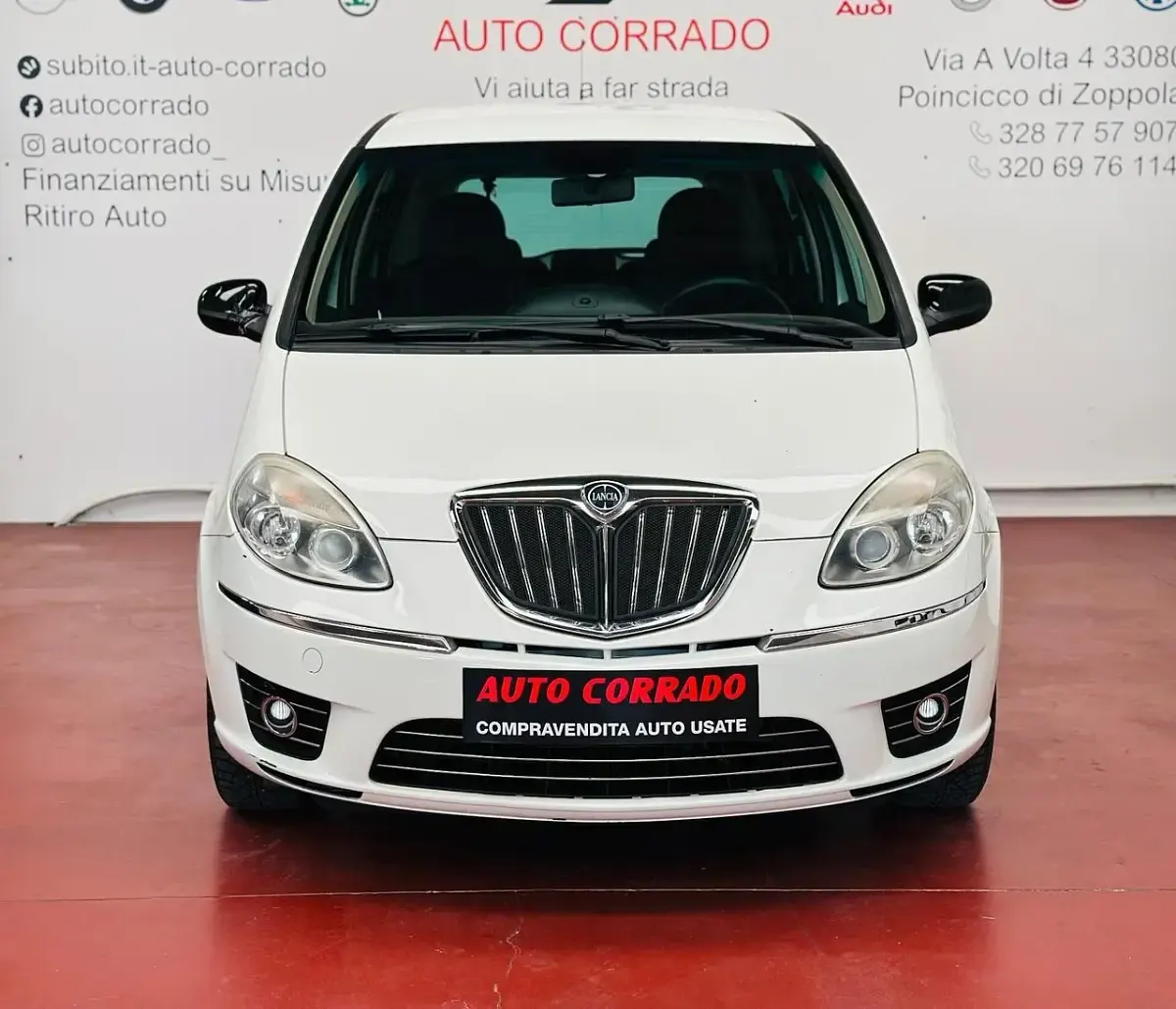 Usata Lancia Musa 95 CV (69 kW) 2012 Bianco Monovolume