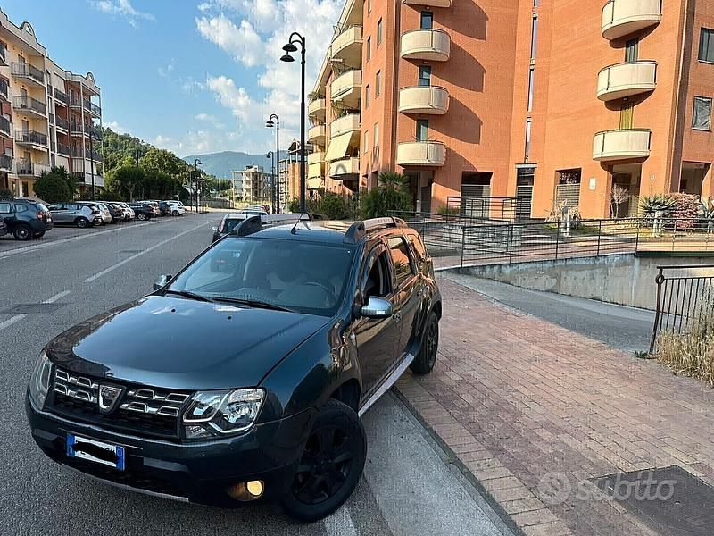 Usata Dacia Duster Lauréate 110 CV (80 kW) 2017 Grigio Station wagon