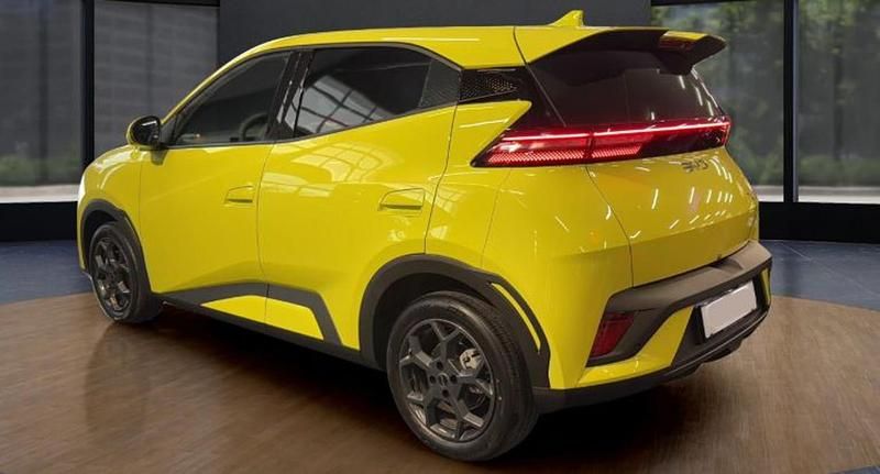 Usata BYD Dolphin Surf Comfort 114 kW (156 CV) 2025 Lime green Utilitaria