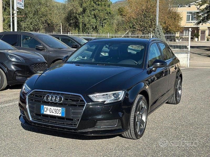 Nero Usata 2019 Audi A3 Business Tre volumi | 17.900 € (Super prezzo) - Immagine 1/4