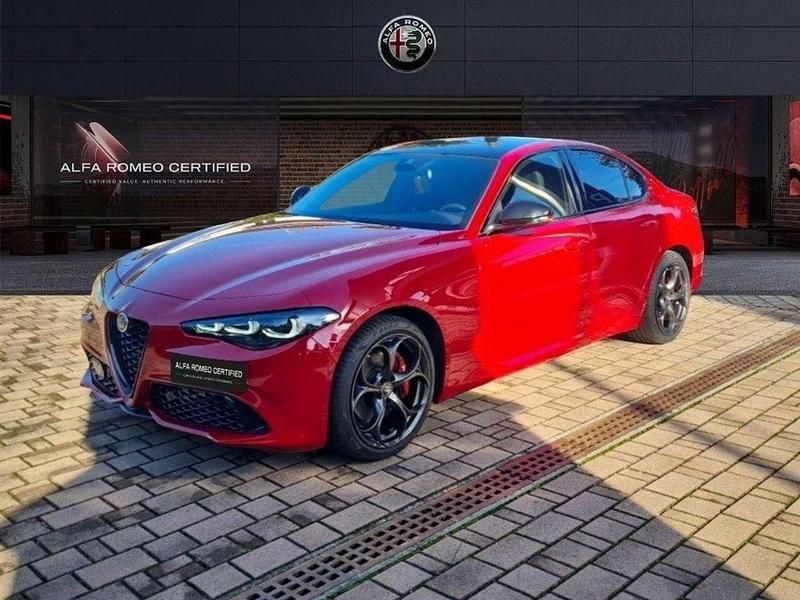 Rosso Usata 2024 Alfa Romeo Giulia Tre volumi | 49.800 € (Buon prezzo) - Immagine 1/4