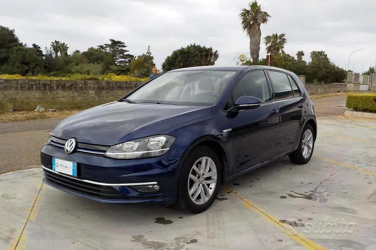 Usata VW Golf VII Highline 110 CV (80 kW) 2017 Utilitaria