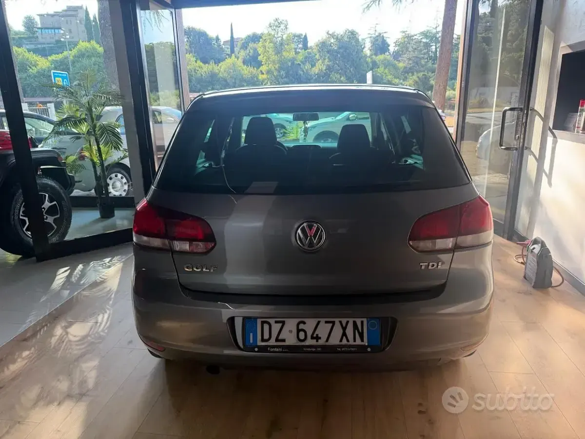 Usata VW Golf VI Comfortline 105 CV (77 kW) 2010 Grigio Utilitaria