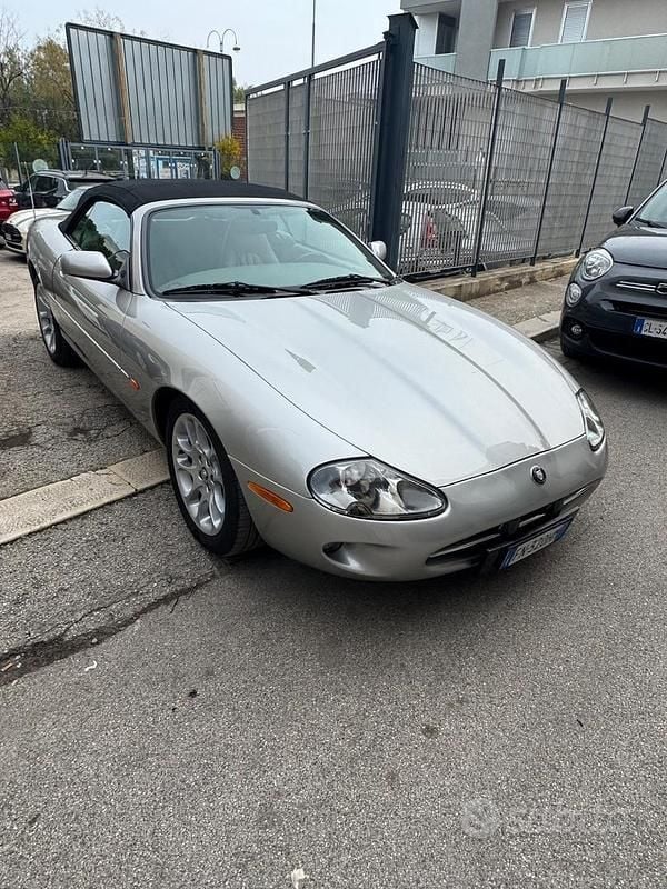 Occasion Jaguar XK8 284 ch (208 kW) 1998 Gris Cabriolet
