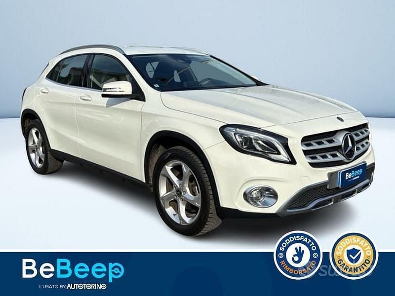 Usata Mercedes GLA200 136 CV (100 kW) 2017 Bianco metallizzato SUV