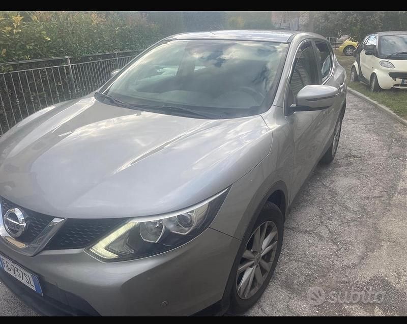 Usata Nissan Qashqai 115 CV (84 kW) 2017 Grigio SUV
