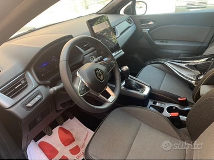 Usata Renault Captur 2024 Grigio SUV