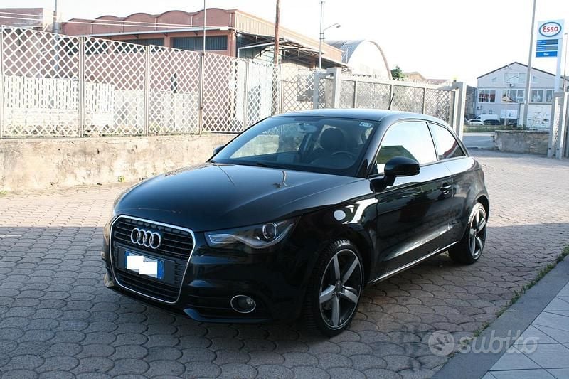 Usata Audi A1 Attraction 105 CV (77 kW) 2011 Nero Utilitaria