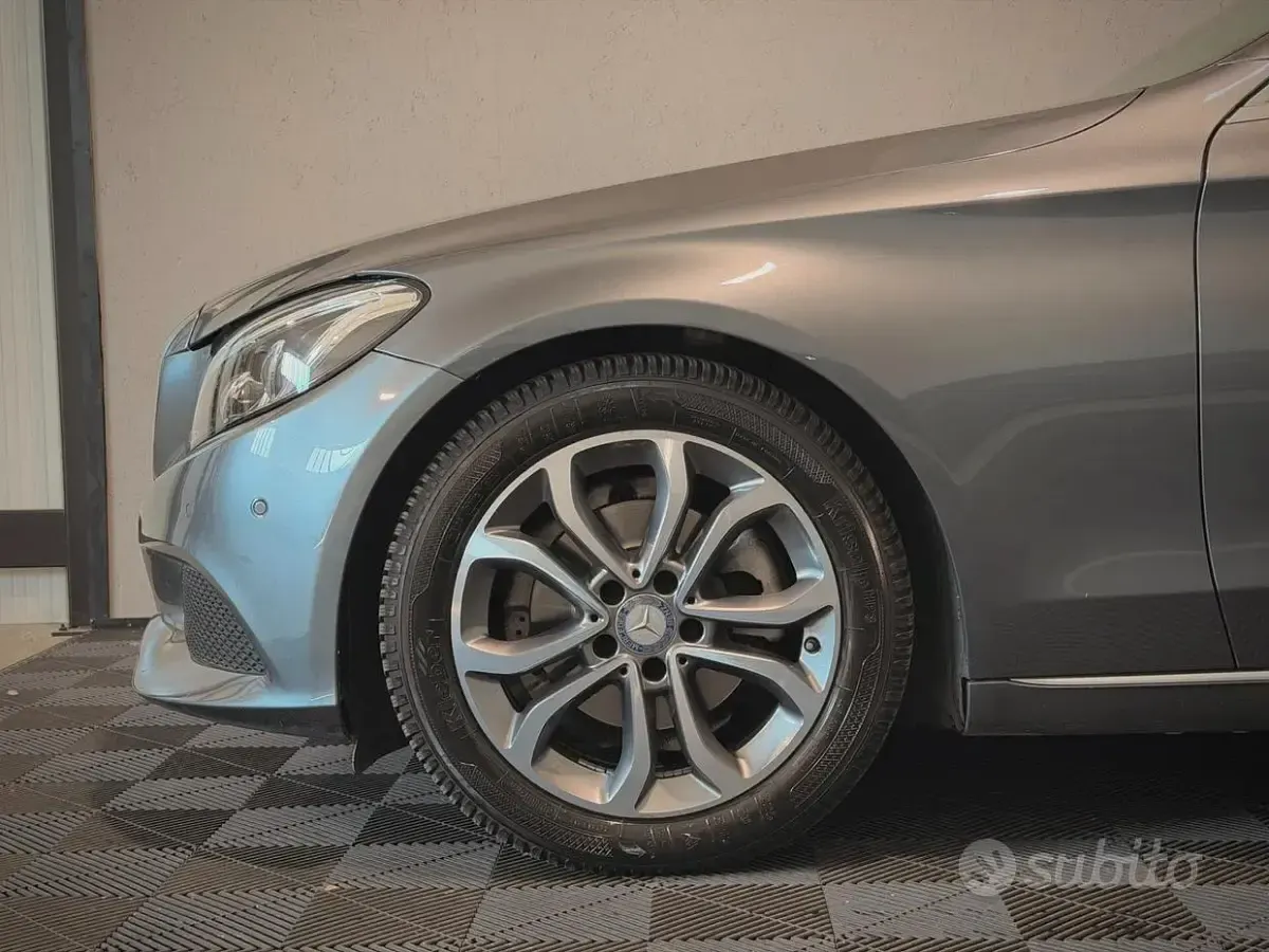 Usata Mercedes C200 136 CV (100 kW) 2016 Grigio Berlina