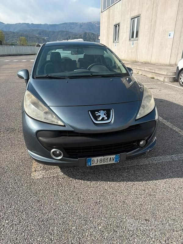 Usata Peugeot 207 90 CV (66 kW) 2007 Utilitaria
