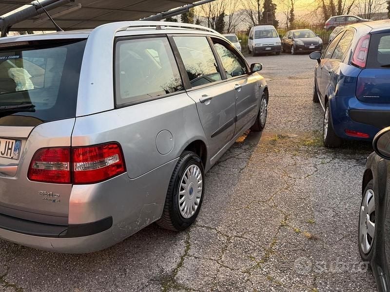 Usata Fiat Stilo Dynamic 120 CV (88 kW) 2006 Grigio Station wagon