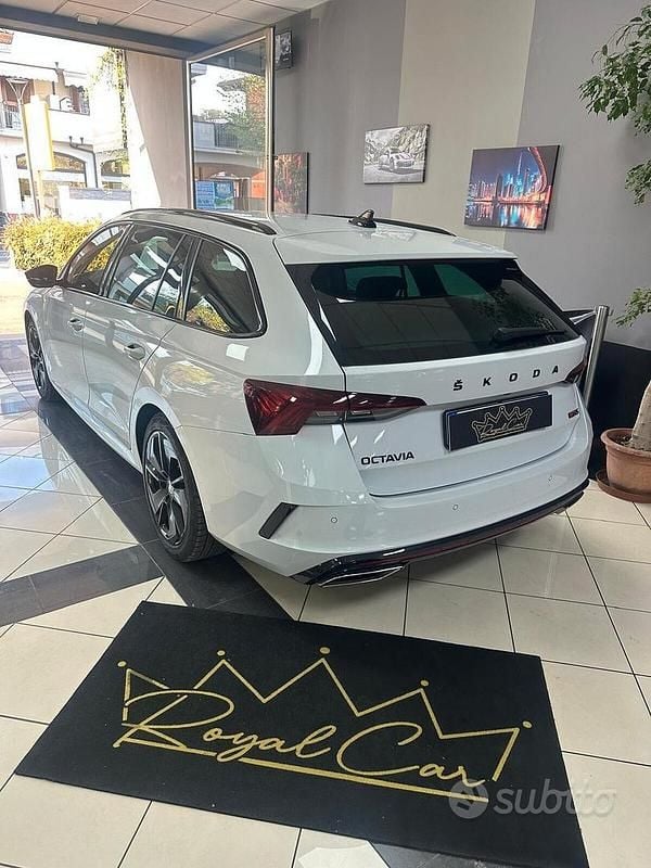 Usata Skoda Octavia RS 200 CV (147 kW) 2023 Bianco Station wagon