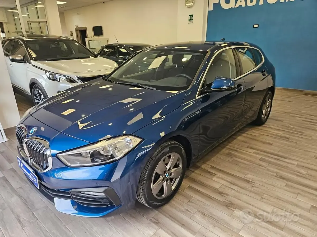 Usata BMW 116 Advantage 116 CV (85 kW) 2021 Bluazzurro Utilitaria