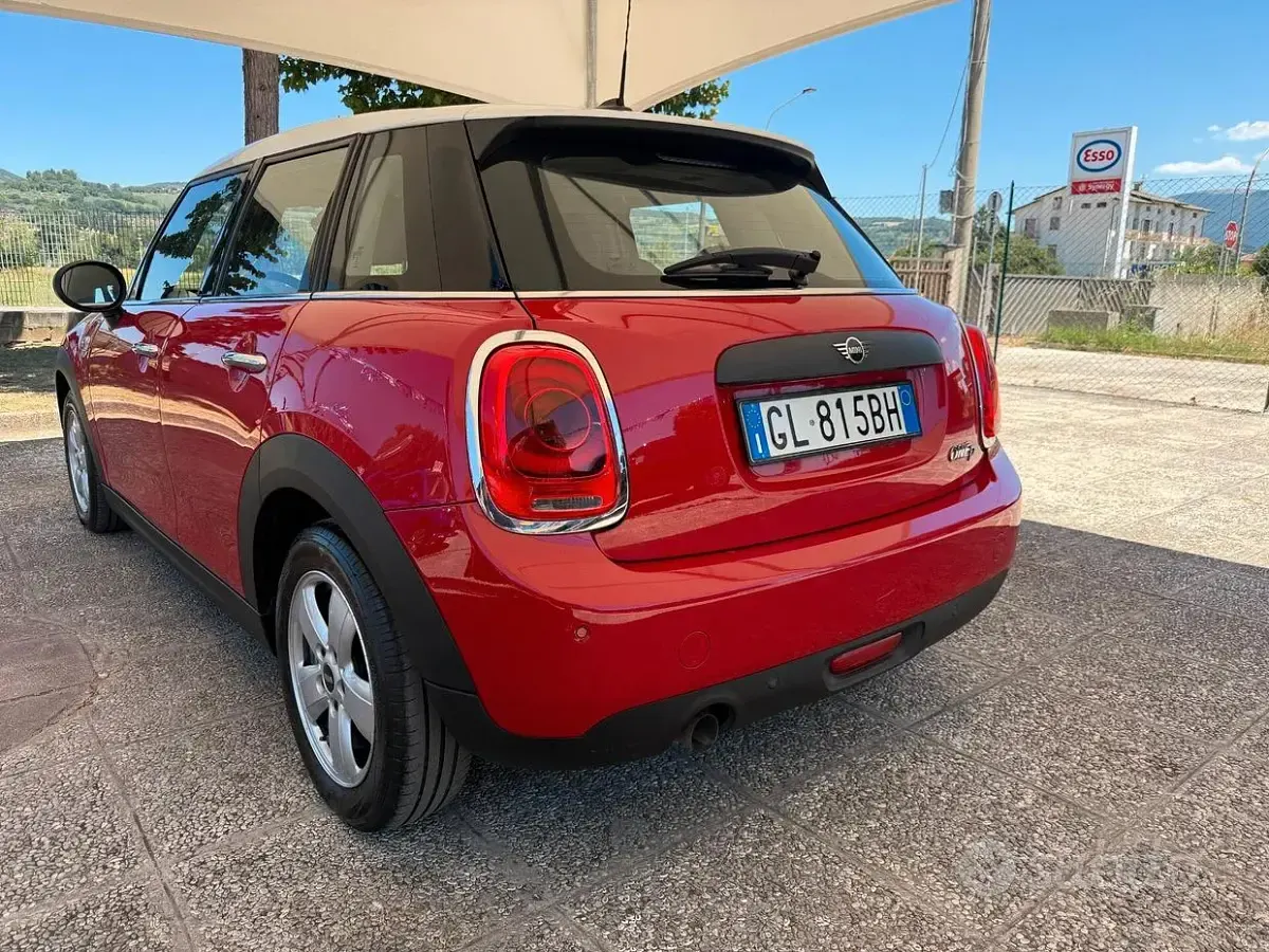 Usata Mini One D Hype 116 CV (85 kW) 2019 Rosso Utilitaria