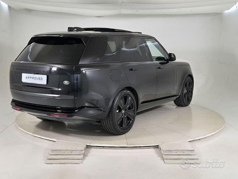 Usata Land Rover Range Rover HSE 249 CV (183 kW) 2023 Santorini black SUV