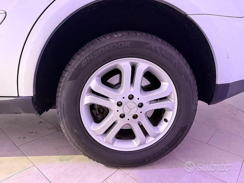 Usata Mercedes ML320 224 CV (164 kW) 2007 Grigio SUV