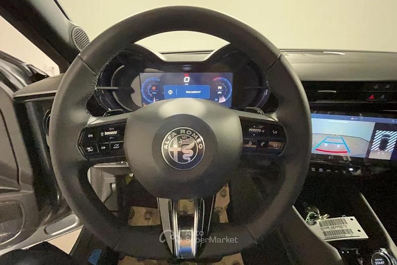 Nuova Alfa Romeo Junior Edizione Speciale 145 CV (106 kW) 2025 Grigio SUV