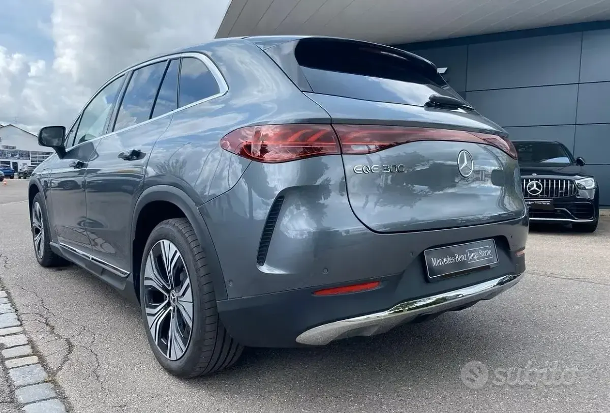 Usata Mercedes EQE300 Electric Art 108 kW (148 CV) 2025 Grigio Berlina