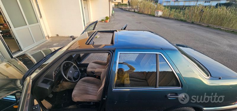 Usata Lancia Thema 166 CV (122 kW) 1986 Blu Berlina