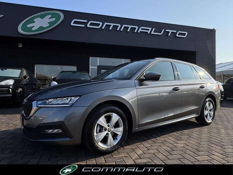 Grigio Usata 2023 Skoda Octavia Executive Berlina | 19.400 € (Buon prezzo) - Immagine 1/4