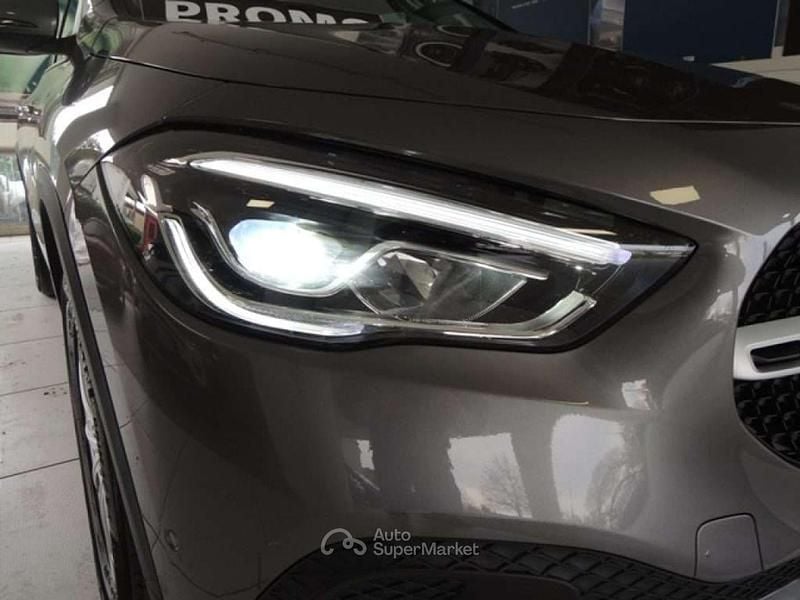 Usata Mercedes GLA180 Business 150 CV (110 kW) 2022 Gray SUV