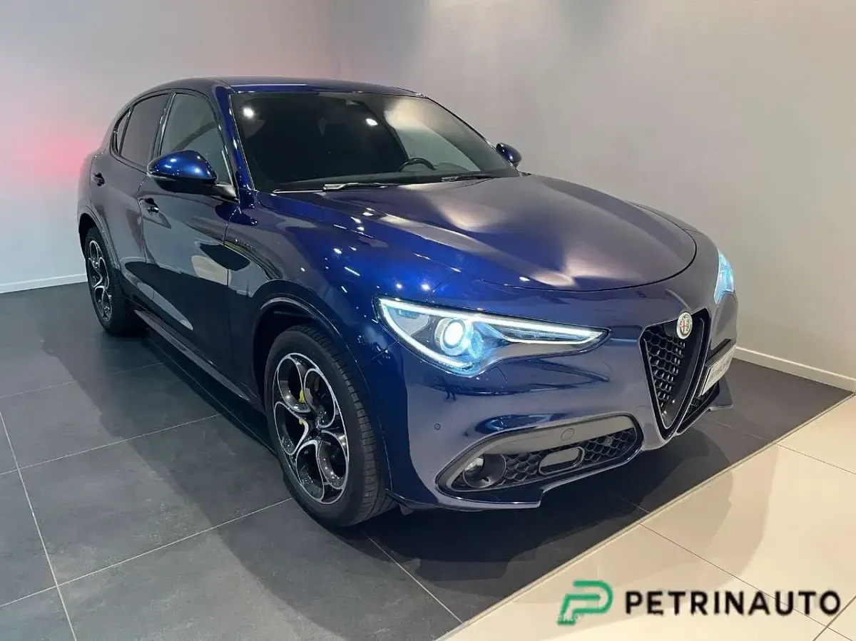 Usata Alfa Romeo Stelvio Veloce 209 CV (153 kW) 2021 Blu montecarlo met. SUV