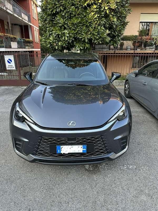 Usata Lexus LBX 91 CV (66 kW) 2024 SUV