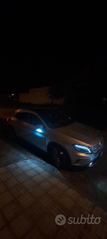 Usata Mercedes GLA220 177 CV (130 kW) 2015 Grigio SUV