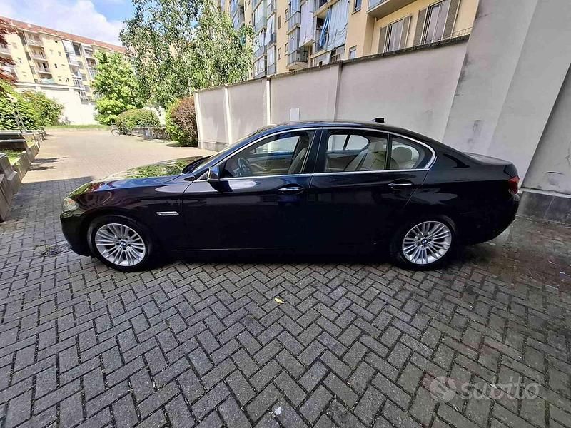 Usata BMW 520 Luxury Line 190 CV (139 kW) 2016 Nero metallizzato Berlina