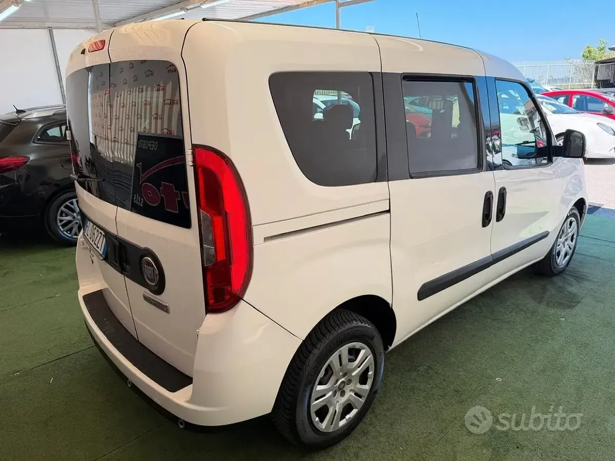 Usata Fiat Doblò 105 CV (77 kW) 2017 Bianco Monovolume