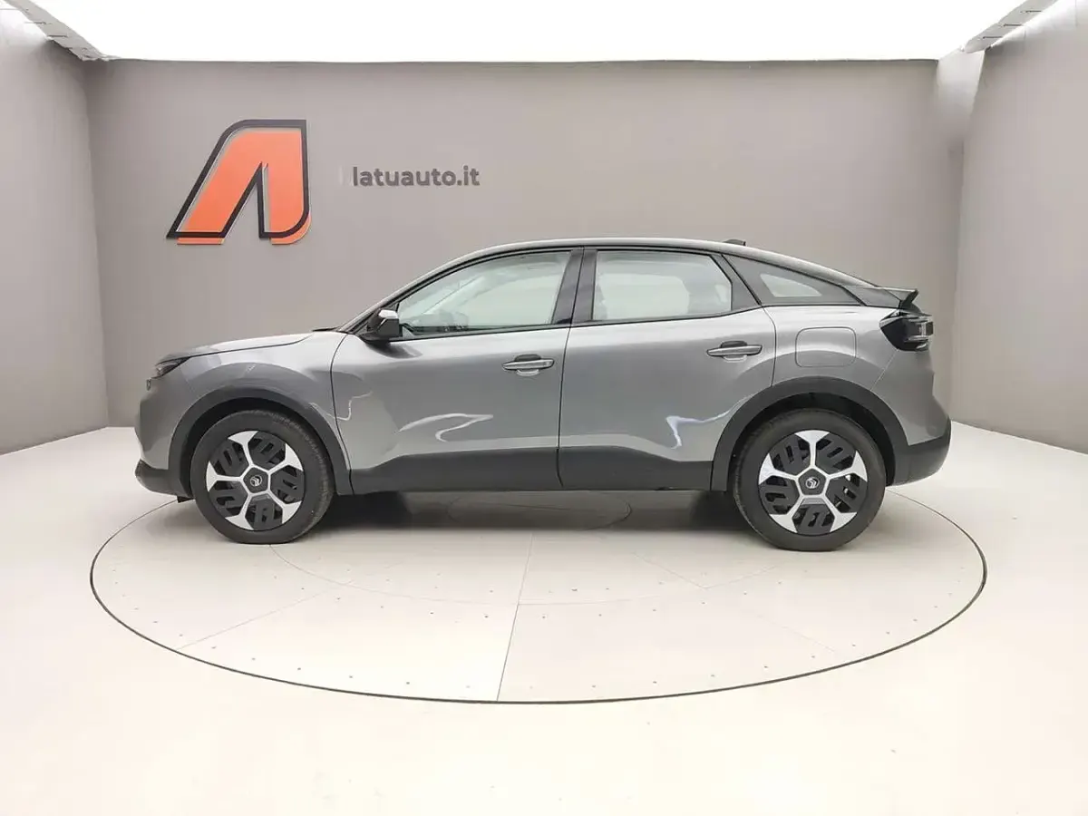 Nuova Citroën C4 PureTech 131 CV (96 kW) 2025 Bianco okenite / tetto nero SUV