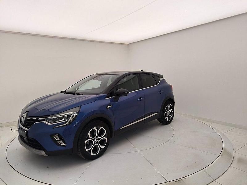 Usata Renault Captur Intens 101 CV (74 kW) 2023 Blu scuro SUV