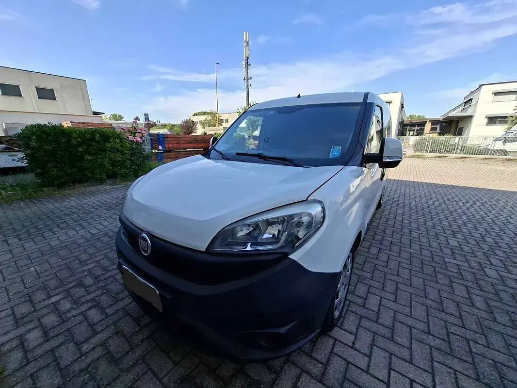 Usata Fiat Doblò Easy 120 CV (88 kW) 2016 Bianco Monovolume