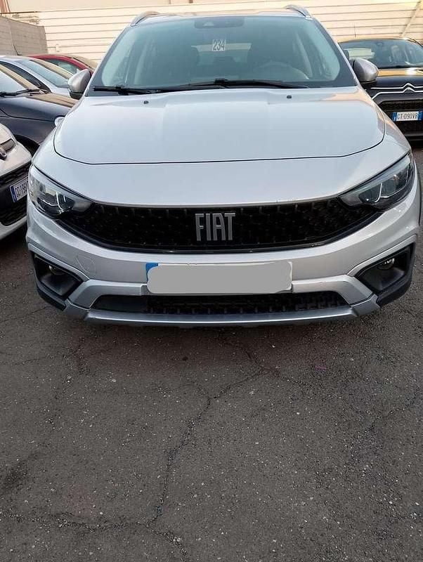 Usata Fiat Tipo Cross 131 CV (96 kW) 2023 Grigio Berlina