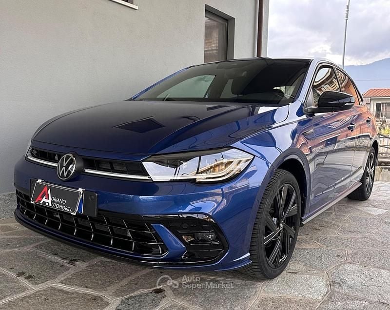Usata VW Polo R-line 110 CV (80 kW) 2023 Blu Utilitaria