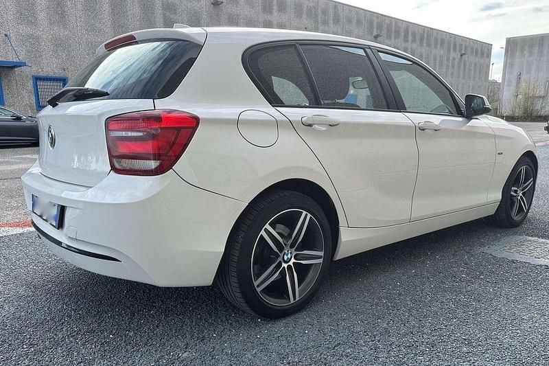 Usata BMW 118 Sport Line 143 CV (105 kW) 2012 Bianco Utilitaria