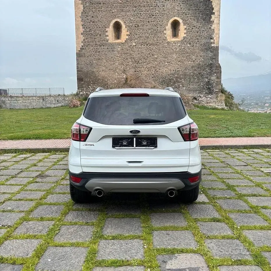 Usata Ford Kuga Titanium 150 CV (110 kW) 2017 Bianco SUV