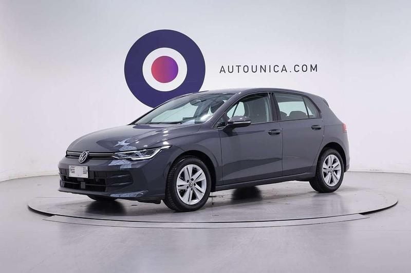 Usata VW Golf VIII Life 116 CV (85 kW) 2025 Grigio Berlina