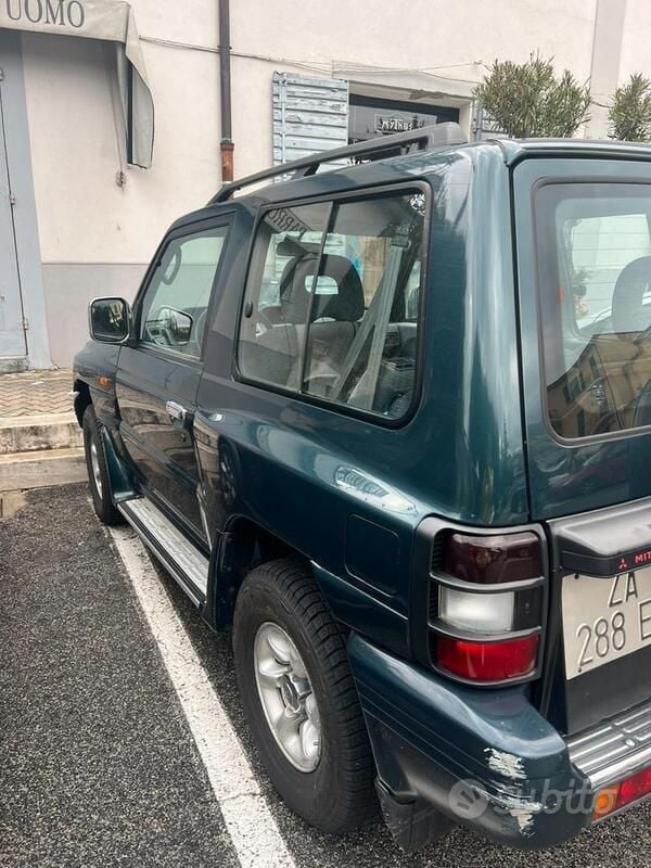 Grigio Usata 1999 Mitsubishi Pajero SUV | 10.500 € (Cara) - Immagine 1/4