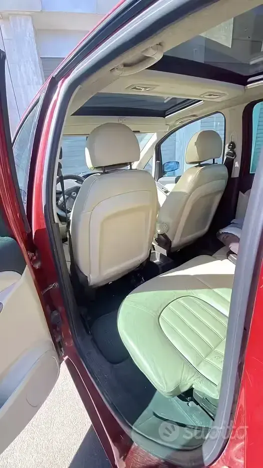 Usata Lancia Musa 90 CV (66 kW) 2007 Rosso Monovolume