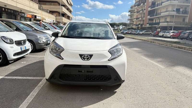 Bianco Usata 2022 Toyota Aygo X Lounge SUV | 11.900 € (Super prezzo) - Immagine 1/4