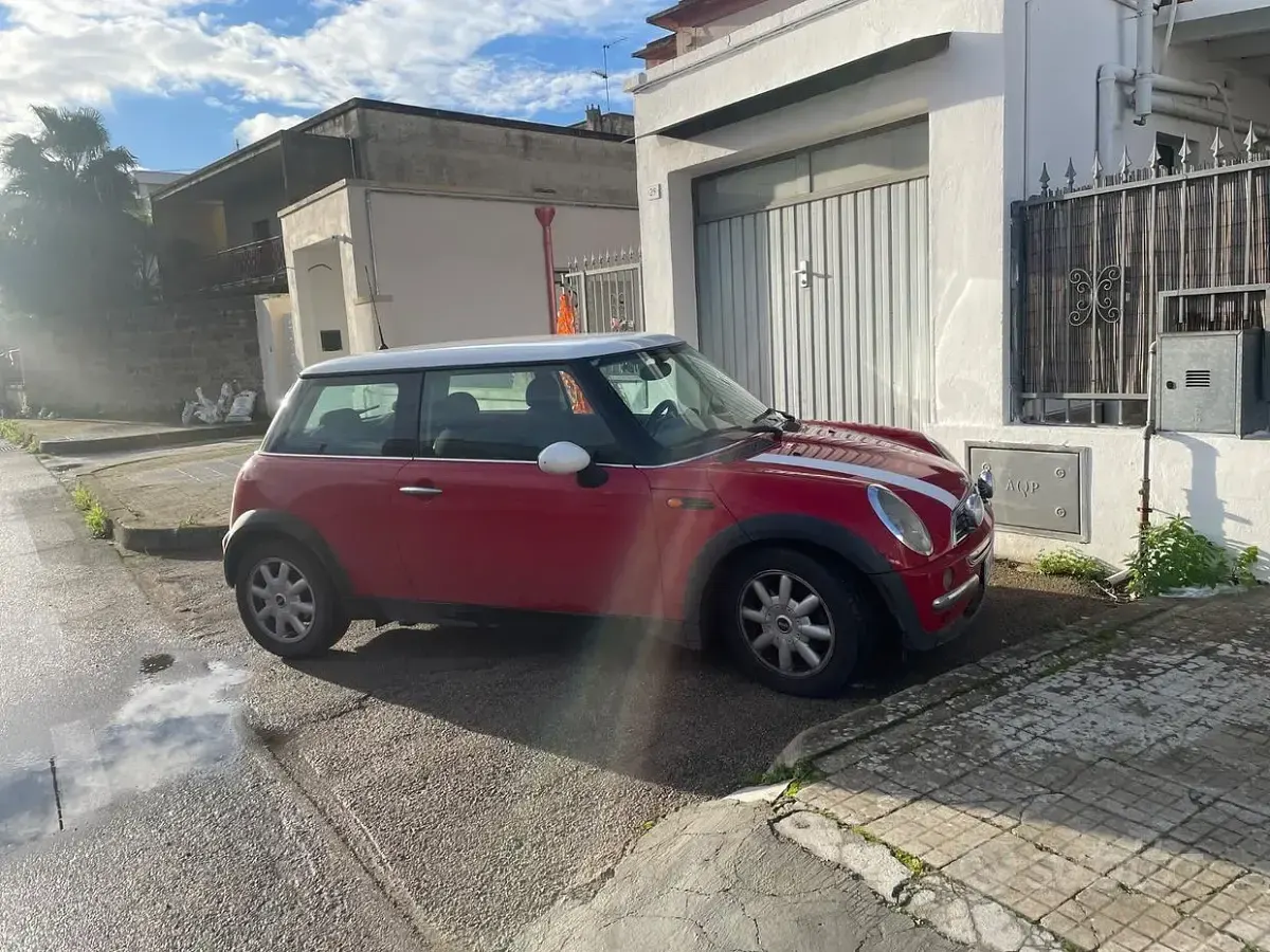 Usata Mini Cooper 116 CV (85 kW) 2002 Rosso Utilitaria