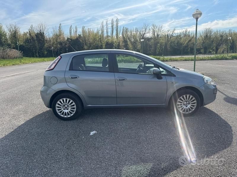 Usata Fiat Punto Evo Dynamic 77 CV (56 kW) 2010 Grigio Utilitaria