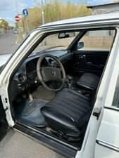 Usata Mercedes 240 72 CV (52 kW) 1979 Bianco Berlina