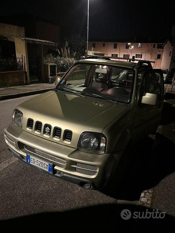 Usata Suzuki Jimny 90 CV (66 kW) 2011 Verde SUV